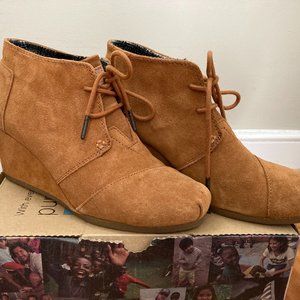 TOMS Desert Wedge - Chestnut Suede